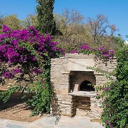 Family In A Picturesque Village In Sifnos