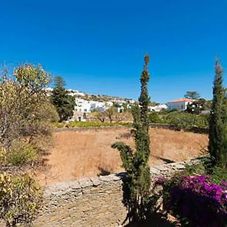 Family In A Picturesque Village In Sifnos Artemonas