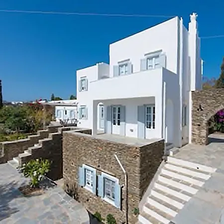 Family In A Picturesque Village In Sifnos * Artemonas