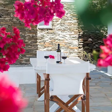 Family In A Picturesque Village In Sifnos Villa *